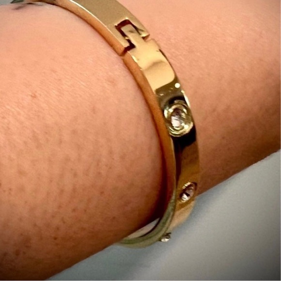 New! 18K Gold EP Solid Hinged Bangle Bracelet High Shine Gold Finish with stones - Picture 7 of 11